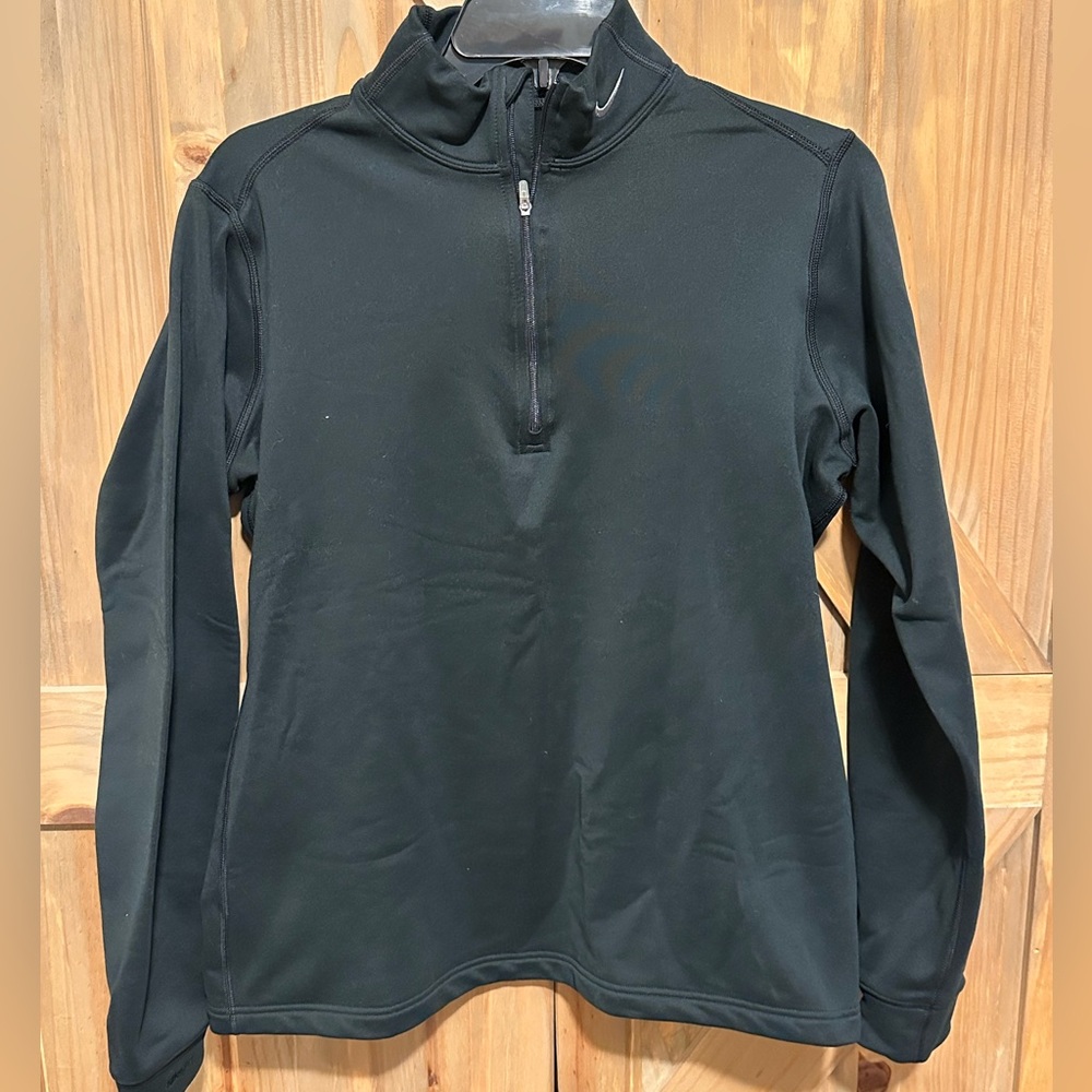 Nike youth Dri Fit Fleece lined pullover 
Size Youth XL 16-18